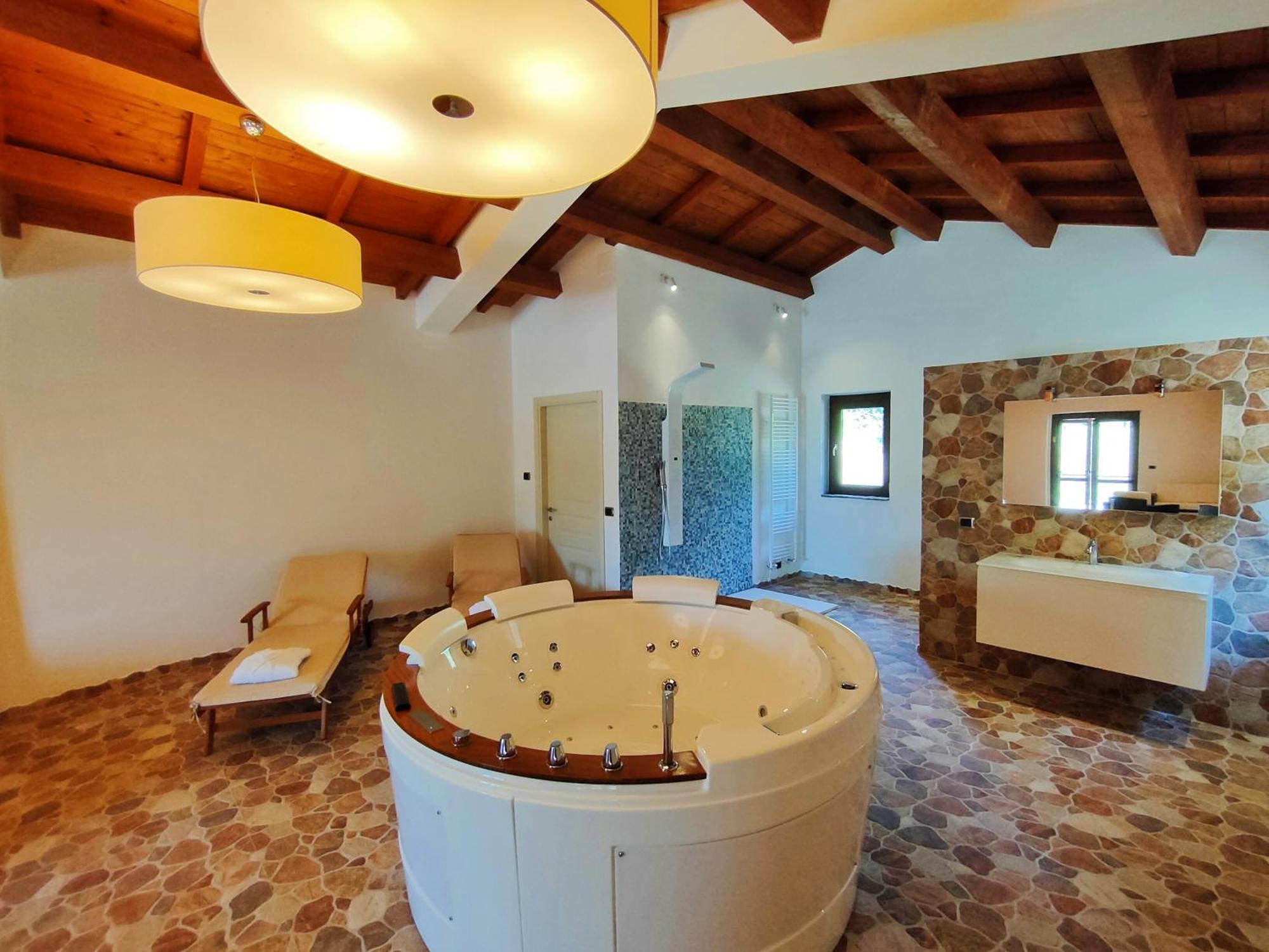 Agriturismo Borgo Biaia Camporgiano Habitación foto
